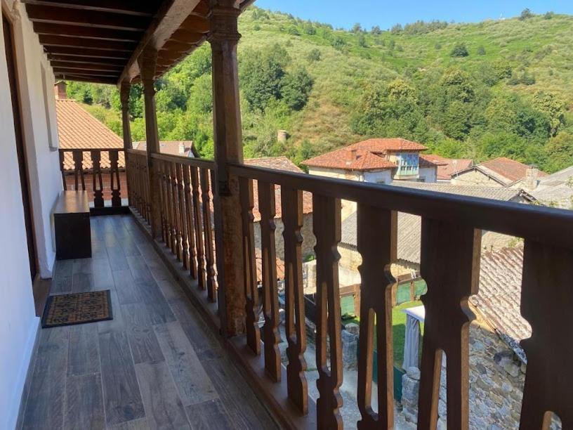 הוילה פוסאדה דה ואלדון La Balconada De Valdeon מראה חיצוני תמונה