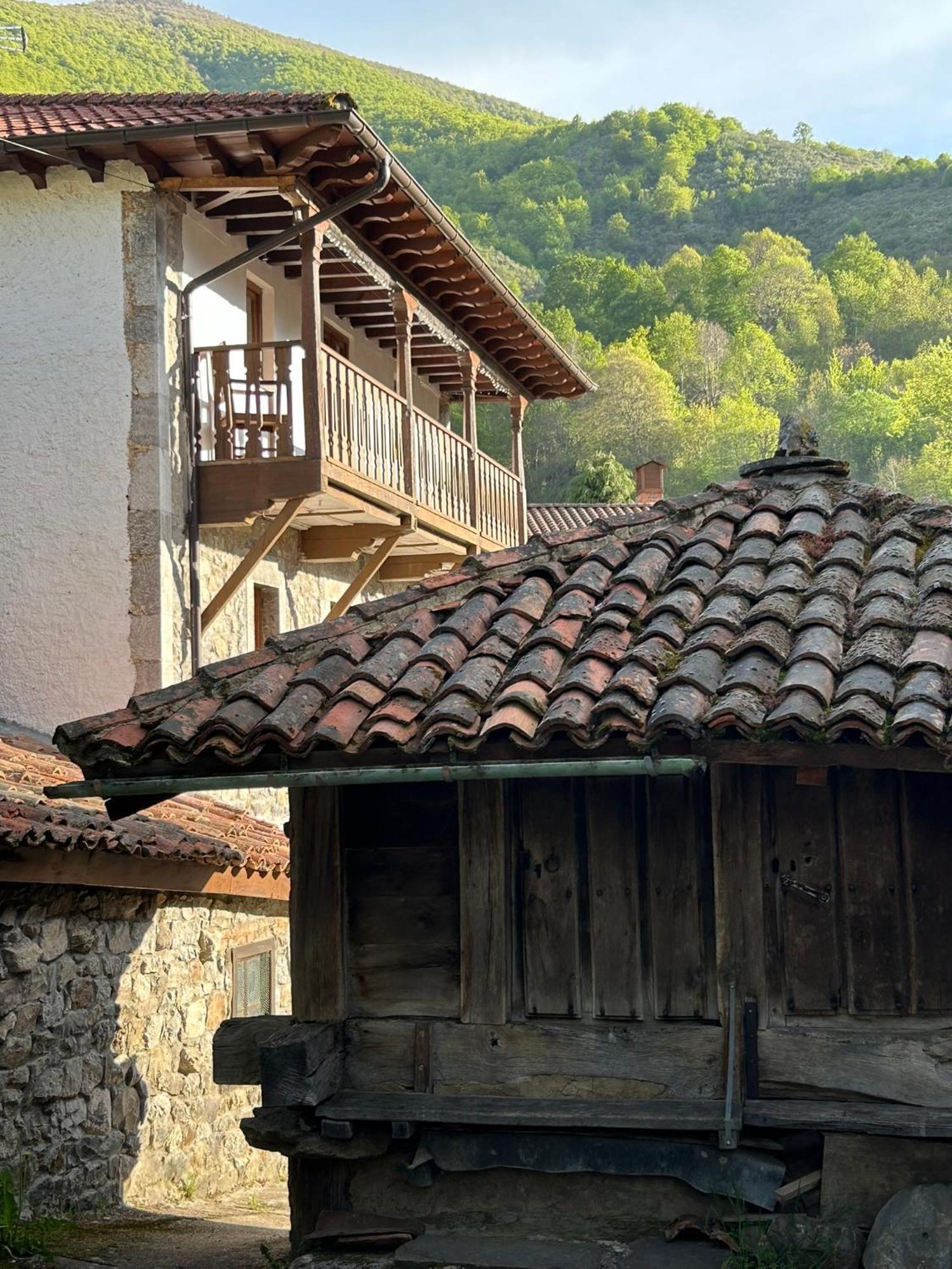 הוילה פוסאדה דה ואלדון La Balconada De Valdeon מראה חיצוני תמונה